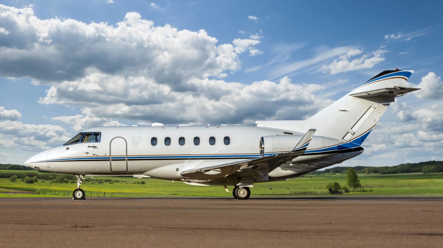 Hawker900XP Elliott Jets